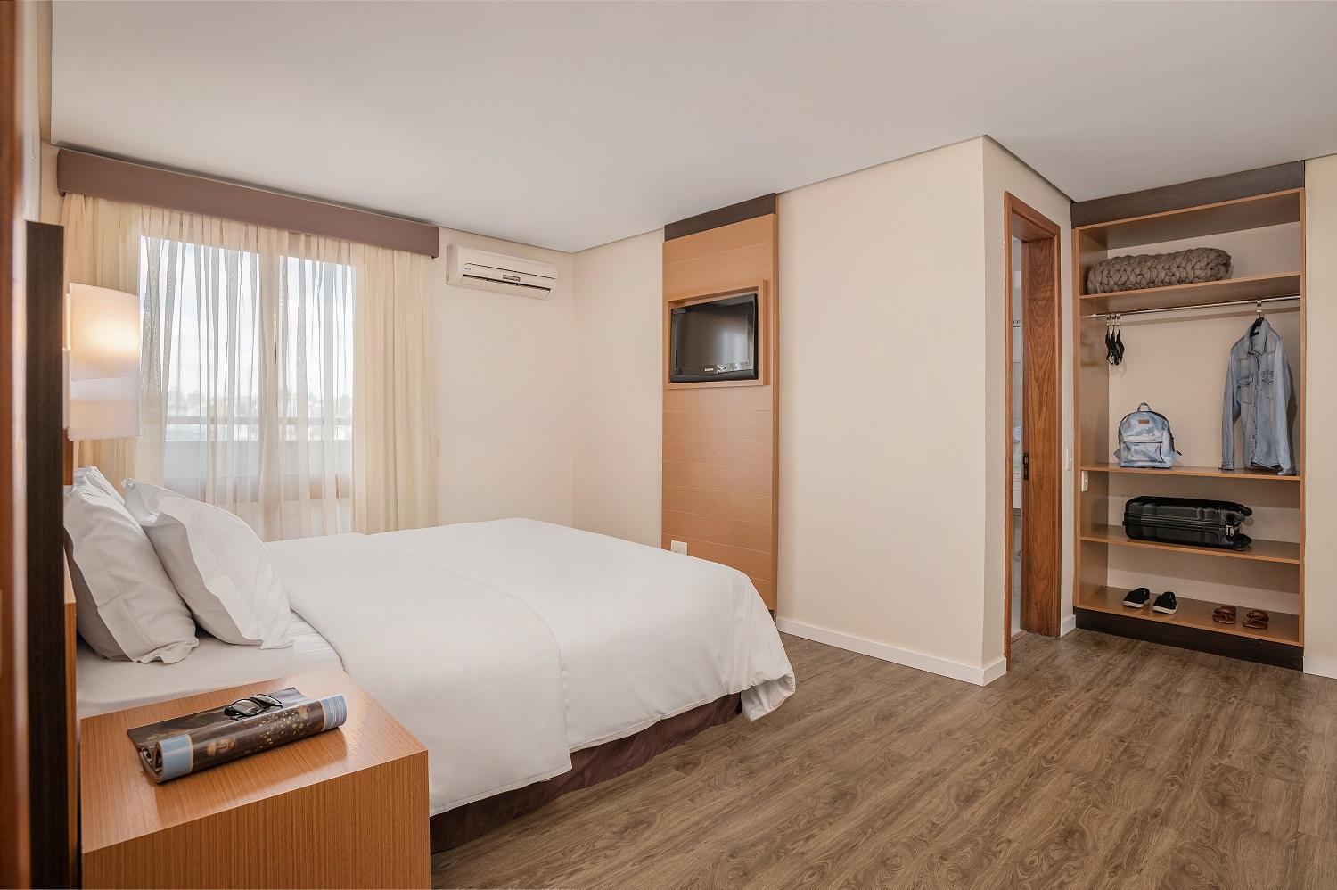 Luxury Double - 1 Double Bed and 2 Single Beds,1133180547:JPEG