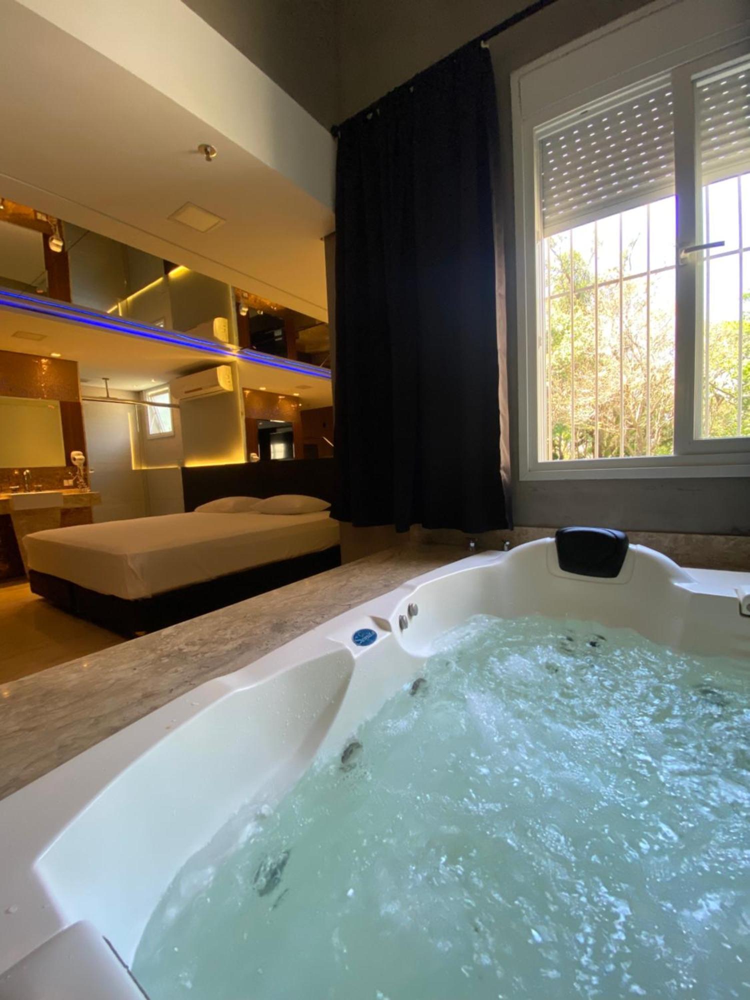 Studio with Spa Bath,1542219799:JPEG